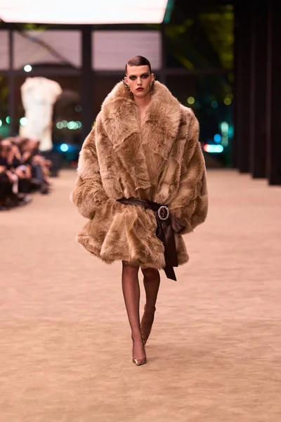 Look 23